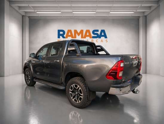 TOYOTA-HILUX-2.8 D-4D TURBO DIESEL CD SRX 4X4 AUTOMÁTICO TOYOTA-HILUX-2023