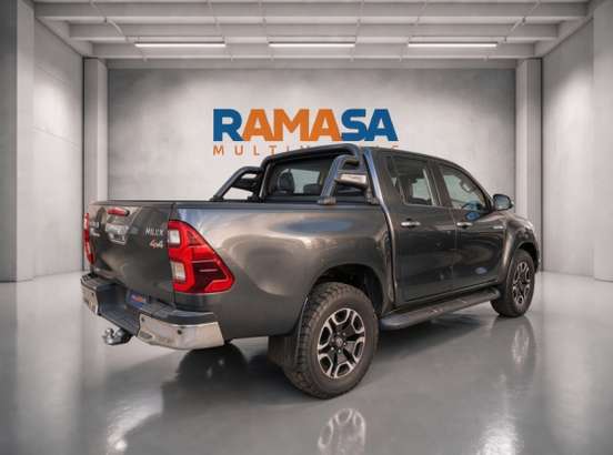 TOYOTA-HILUX-2023