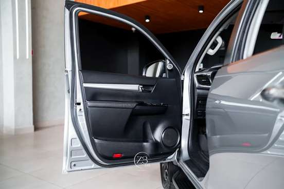 TOYOTA-HILUX-2020