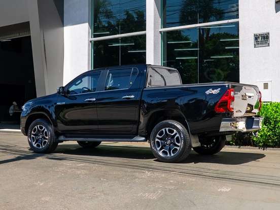 TOYOTA-HILUX-2.8 D-4D TURBO DIESEL CD SRX 4X4 AUTOMÁTICO TOYOTA-HILUX-2025