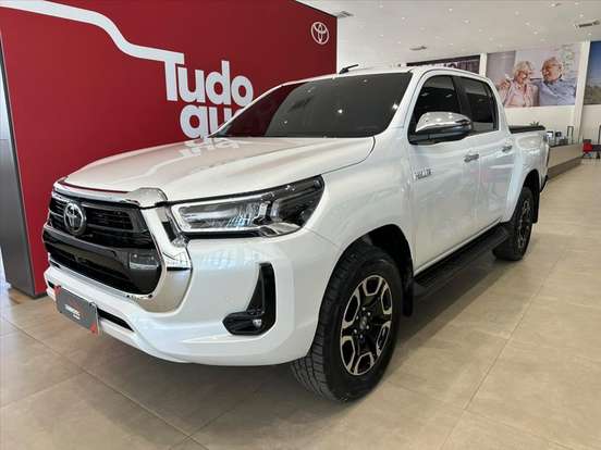 TOYOTA-HILUX-2025