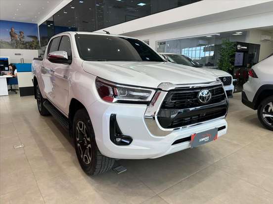 TOYOTA-HILUX-2025