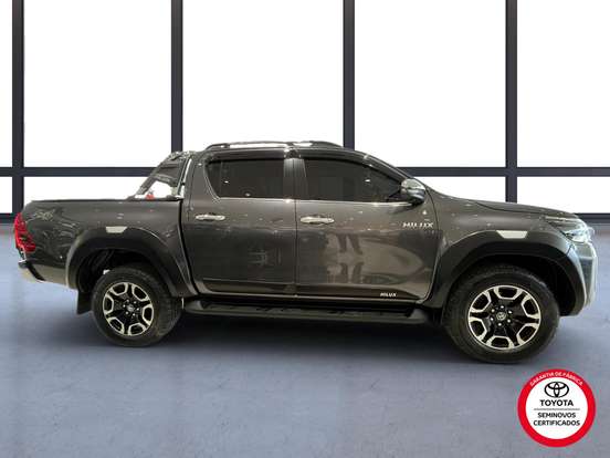 TOYOTA-HILUX-2023