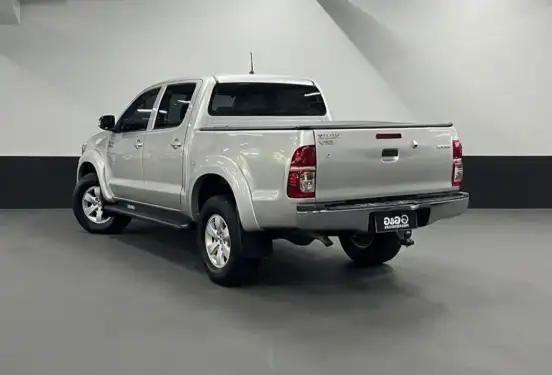 TOYOTA-HILUX-2014