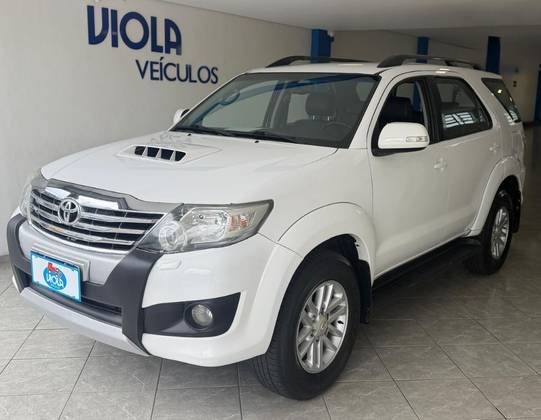 TOYOTA HILUX 3.0 SRV TOP 4X4 CD 16V TURBO INTERCOOLER DIESEL 4P AUTOMÁTICO