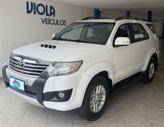 TOYOTA-HILUX-2014