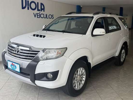 TOYOTA-HILUX-3.0 SRV TOP 4X4 CD 16V TURBO INTERCOOLER DIESEL 4P AUTOMÁTICO TOYOTA-HILUX-2014