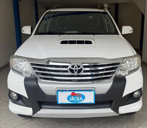 TOYOTA-HILUX-2014