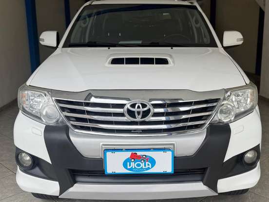 TOYOTA-HILUX-3.0 SRV TOP 4X4 CD 16V TURBO INTERCOOLER DIESEL 4P AUTOMÁTICO TOYOTA-HILUX-2014