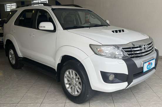 TOYOTA-HILUX-3.0 SRV TOP 4X4 CD 16V TURBO INTERCOOLER DIESEL 4P AUTOMÁTICO TOYOTA-HILUX-2014