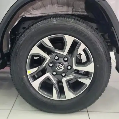 TOYOTA-HILUX SW4-2026