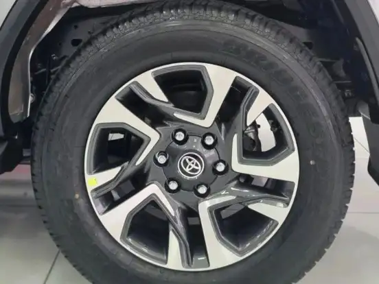 TOYOTA-HILUX SW4-2.8 D-4D TURBO DIESEL DIAMOND 7L 4X4 AUTOMÁTICO TOYOTA-HILUX SW4-2026