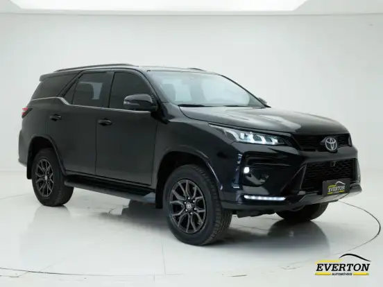 TOYOTA-HILUX SW4-2024