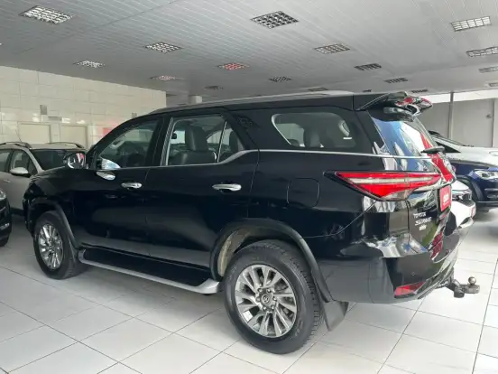 TOYOTA-HILUX SW4-2022
