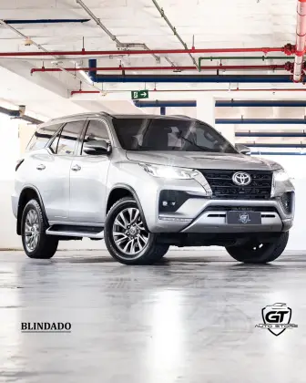 TOYOTA HILUX SW4 2.8 SRX 4X4 16V TURBO INTERCOOLER DIESEL 4P AUTOMÁTICO