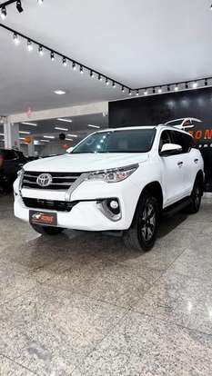 TOYOTA-HILUX SW4-2017