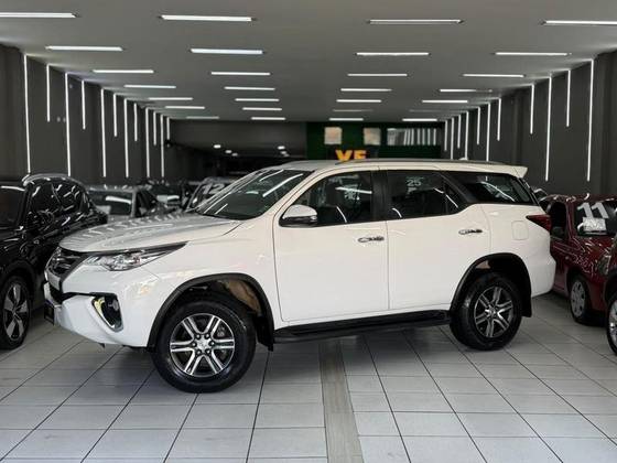 TOYOTA HILUX SW4 2.7 SRV 7 LUGARES 4X2 16V FLEX 4P AUTOMÁTICO