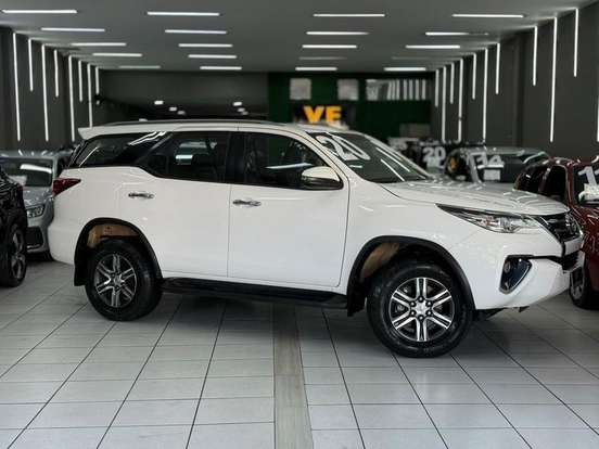 TOYOTA-HILUX SW4-2019