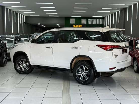 TOYOTA-HILUX SW4-2019