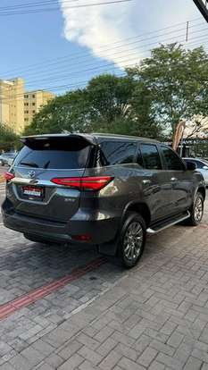 TOYOTA-HILUX SW4-2023