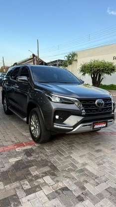 TOYOTA-HILUX SW4-2023