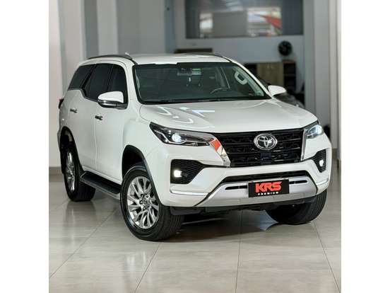 TOYOTA-HILUX SW4-2.8 D-4D TURBO DIESEL SRX 7L 4X4 AUTOMÁTICO TOYOTA-HILUX SW4-2020
