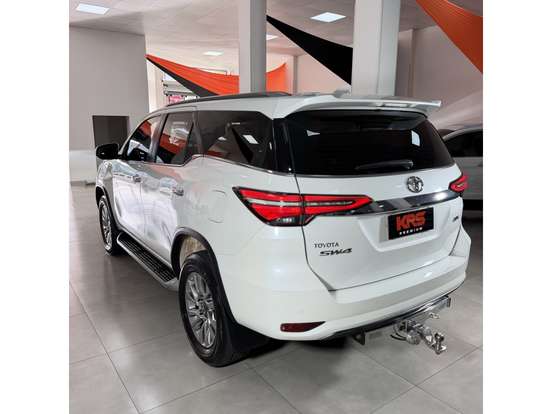 TOYOTA-HILUX SW4-2020