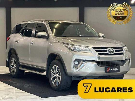 TOYOTA HILUX SW4 2.8 SRX 4X4 7 LUGARES 16V TURBO INTERCOOLER DIESEL 4P AUTOMÁTICO