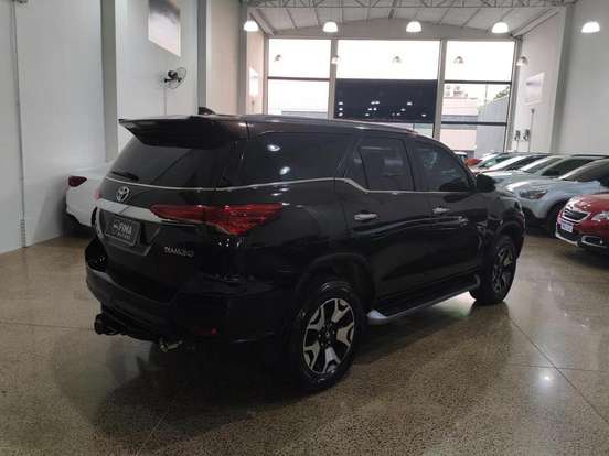 TOYOTA-HILUX SW4-2019