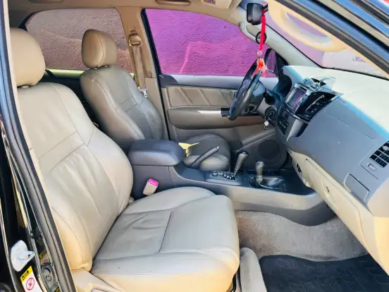 TOYOTA-HILUX SW4-2012
