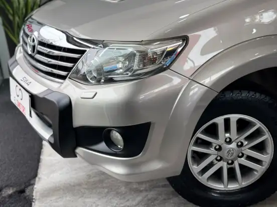 TOYOTA-HILUX SW4-2012