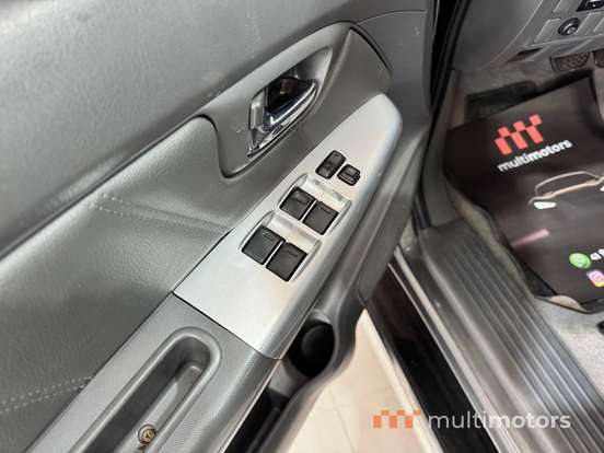 TOYOTA-HILUX SW4-2012