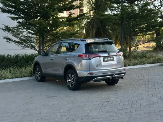 TOYOTA-RAV4-2018