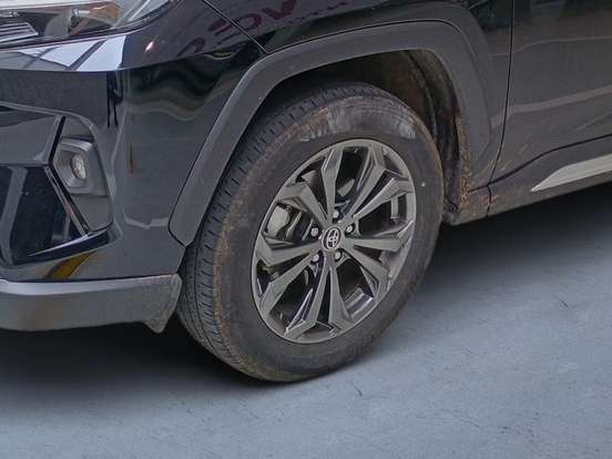 TOYOTA-RAV4-2024