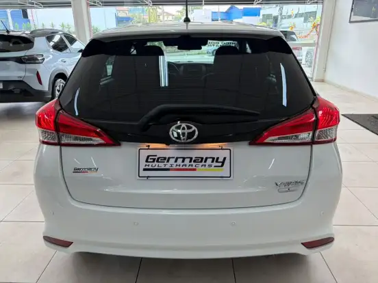 TOYOTA-YARIS-2020