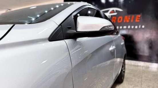 TOYOTA-YARIS-2019