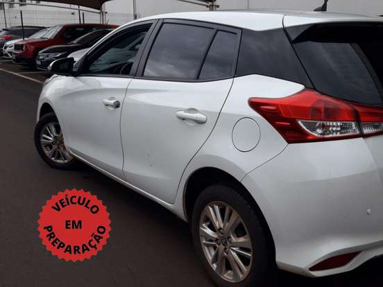 TOYOTA-YARIS-2019