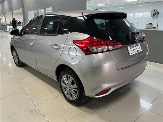 TOYOTA-YARIS-2020
