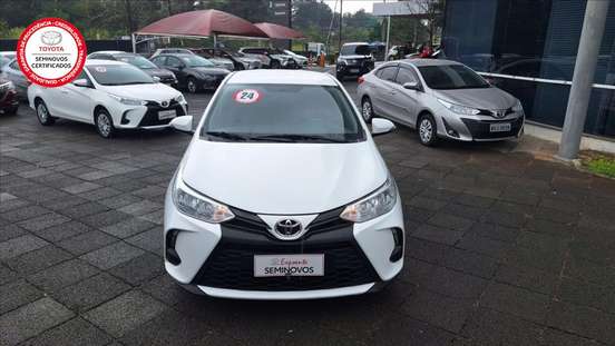 TOYOTA-YARIS-2023