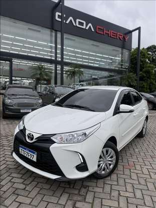 TOYOTA-YARIS-2024