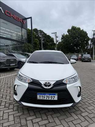 TOYOTA-YARIS-2024