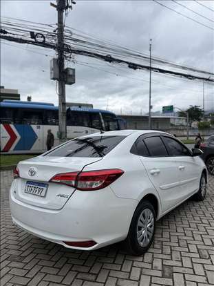 TOYOTA-YARIS-2024