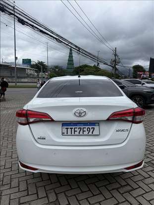 TOYOTA-YARIS-2024