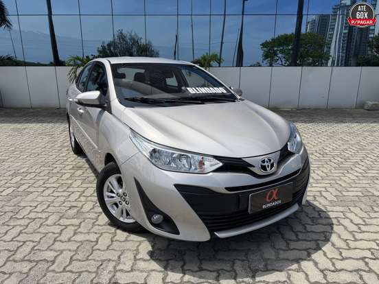 TOYOTA-YARIS-2018