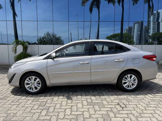 TOYOTA-YARIS-2018