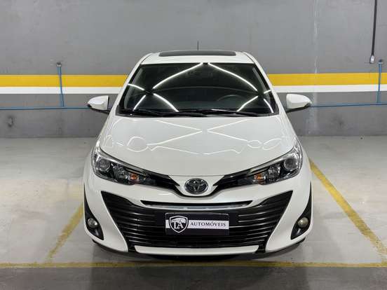 TOYOTA-YARIS-2018
