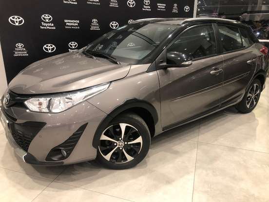TOYOTA-YARIS-2019