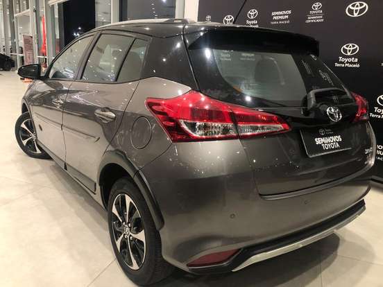 TOYOTA-YARIS-2019