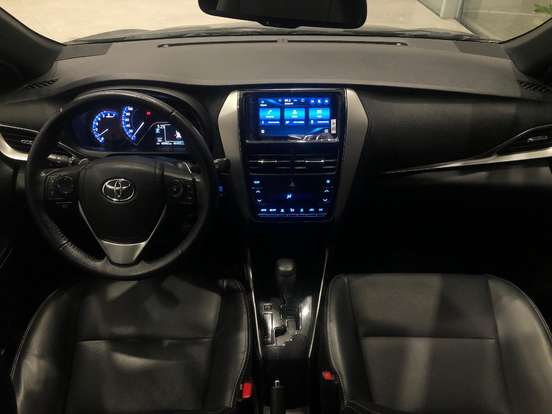 TOYOTA-YARIS-2019