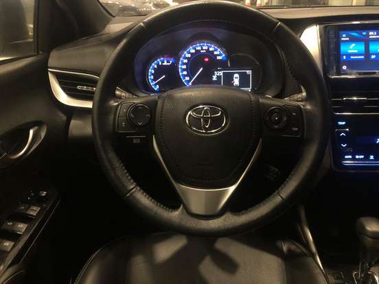 TOYOTA-YARIS-2019